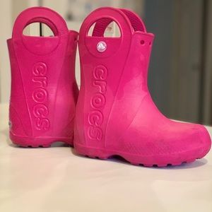 Kids handle it rain boots in candy pink